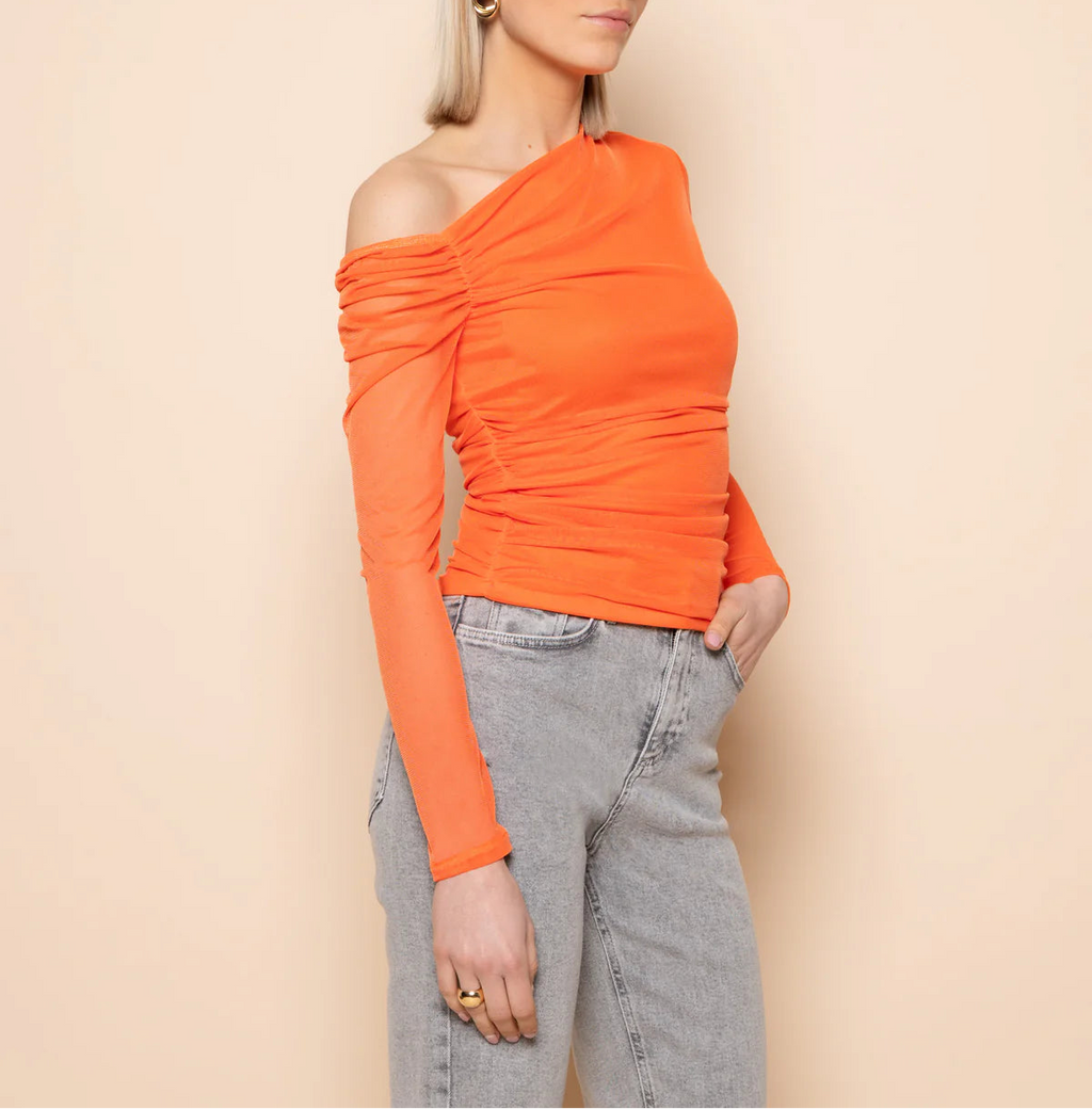 Top de malla con hombros descubiertos Bella