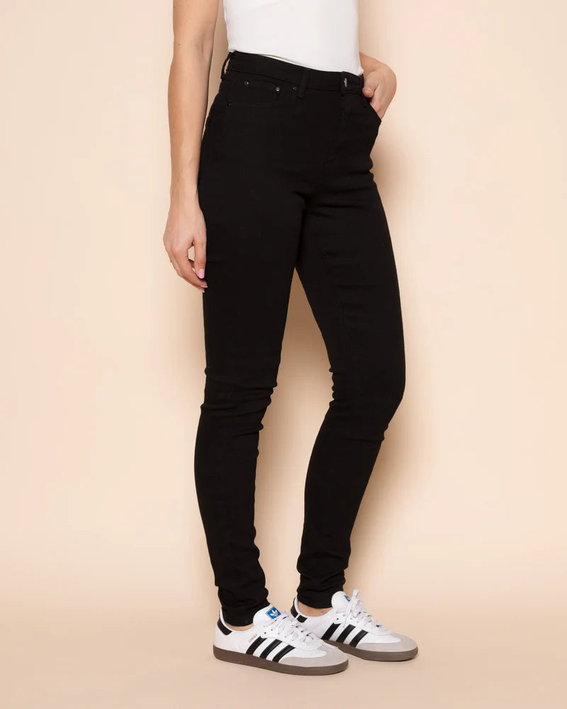 Pantalones vaqueros ajustados negro